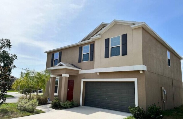 New 4 bedroom corner house with ample space