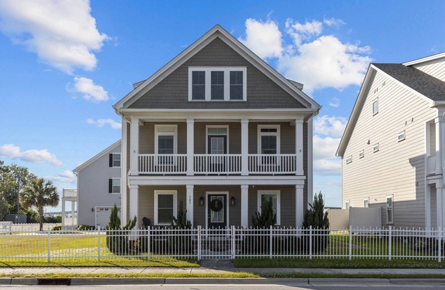 NEW 4BD 4.5BA Home W/ Incredible Beaufort Bridge Views, on Town Creek Marina