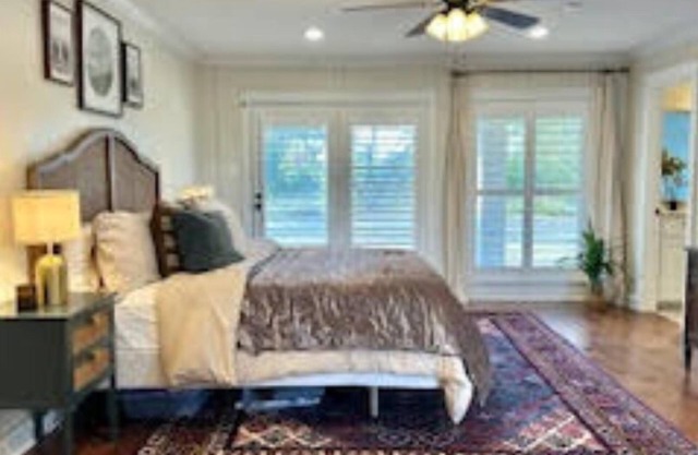 NEW! 5-bedroom holiday home on 5+ acres minutes from city life