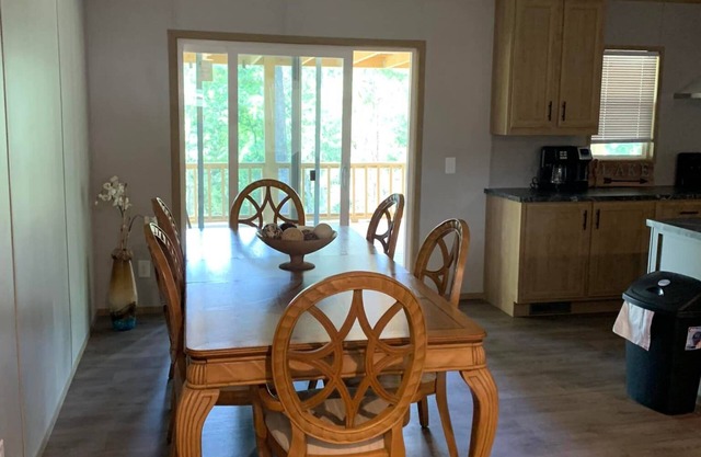 New 5 BR vacation house on beautiful Lake Greeson!! Great for large gatherings!!