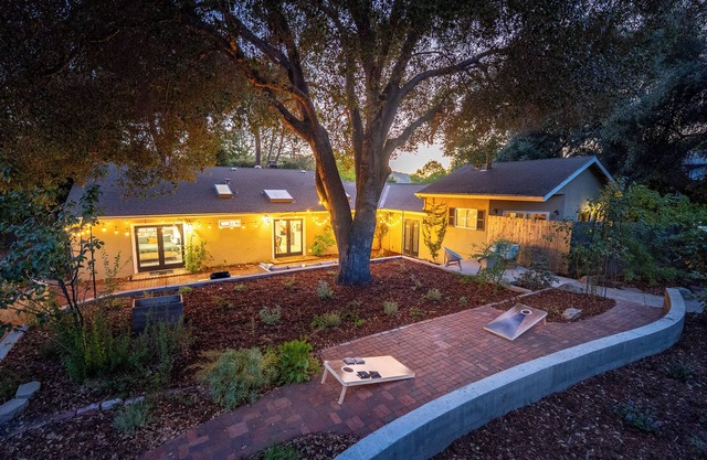 New 5BR GREAT Location Sleeps 15