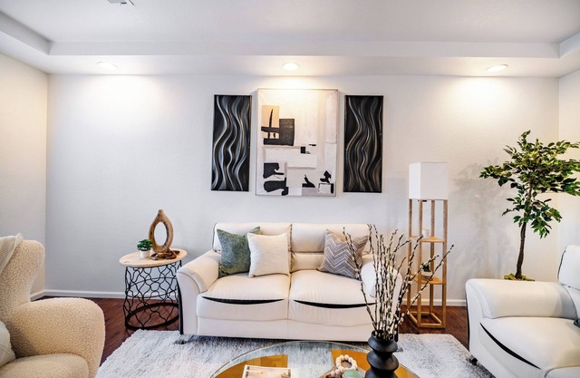 NEW! 5BR Mt View Haven - 15min to Airport & 30 min to Downtown + Garage Parking