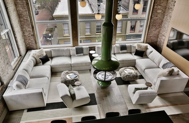 NEW!!! 6 BR + 5 Bath Penthouse Overlooking Downtown. 1 mile from Buffalo Trace