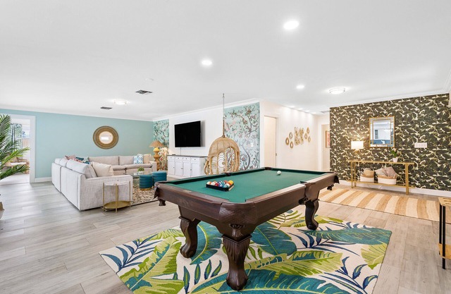 NEW 6BR Beach Resort-Style Game House! Heated Pool