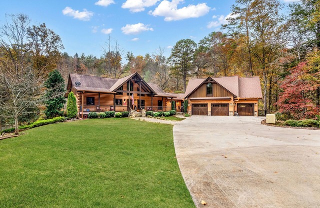 New! 7 bedroom creek front cabin, on 7 acres