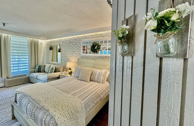 NEW Adorable Condo in River Ranch #244