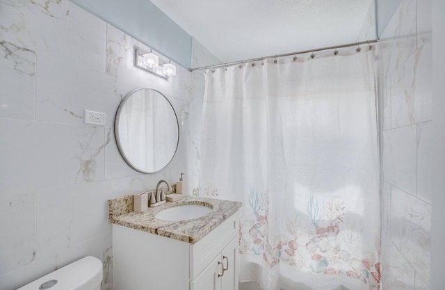 New and cozy 2/1 near River