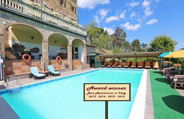 (NOUVEAU) Appartement (E) avec piscine, jacuzzi et court de tennis en Toscane