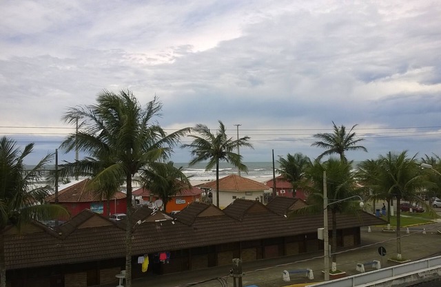 Nouveau front de mer apt avec beau balcon et vue sur la mer