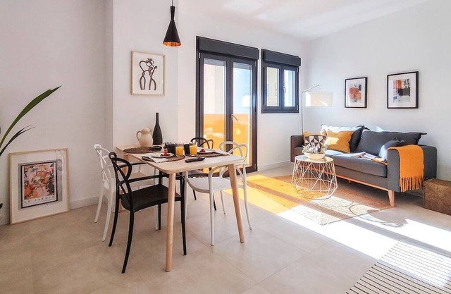 New and bright in the heart of Málaga by Sharing Co.