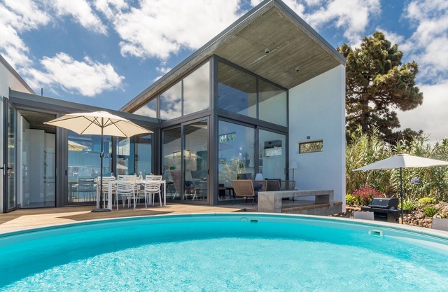 Nouveau: villa d'architecte avec piscine privée et vue imprenable sur l'Atlantique à Puntagorda