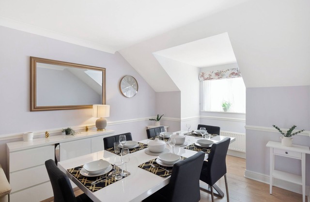 Luxurious Penthouse with Equestrian Amenities for Long-Term Lease