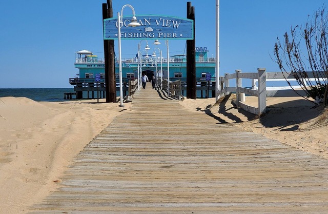 NEW Beauty! This spacious get away is close to beach and base!