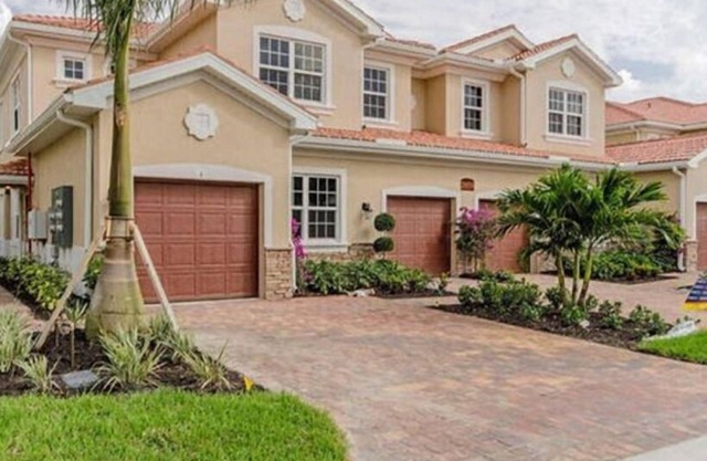 Nouveau condo Bonita Springs situé à proximité de Naples, des plages, des restaurants et des magasins.