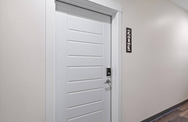 New Boutique Hotel Suite on Haynie's Corner: KING Bed, Parking, Security & More!