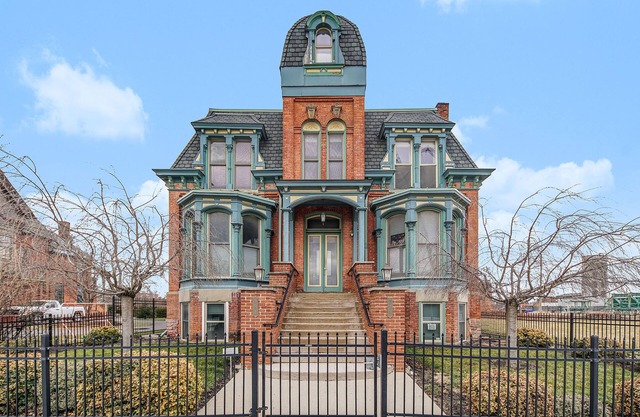 NEW! Beaubien Estates: Walk->Stadiums DT Luxe 3BR