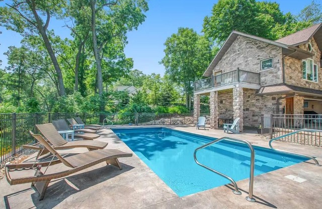 (Summer Weeks OPEN!) New Buffalo Private Pool, Lake Access & So Much More!