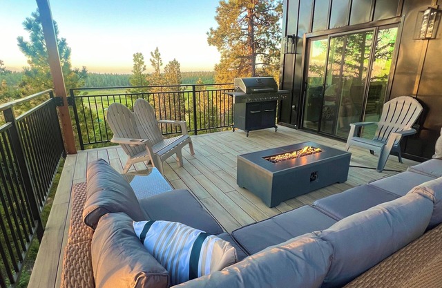 NEW BUILD, BETWEEN ZIONS & BRYCE, GAME ROOM, GRILL