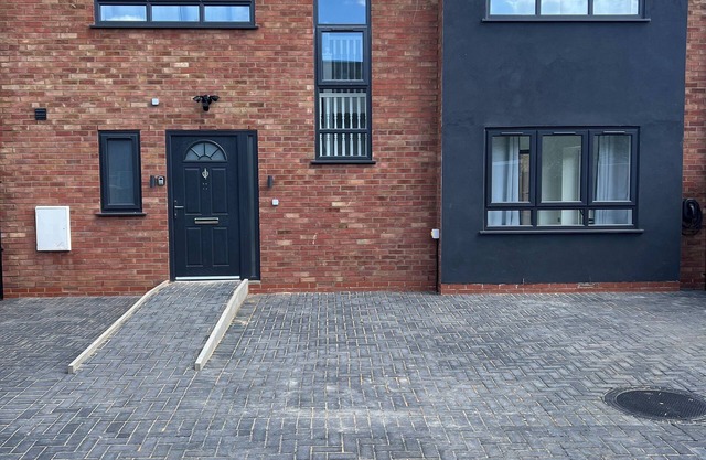 New Build/Free Parking/EV charging/3 Bed 3 shower