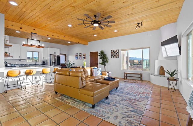 New Build! - Relax to the most Expansive sunsets east of the Rio Grande.