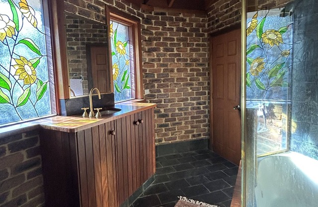NEW! Bush Retreat! 3 BR, 2 BA in national park