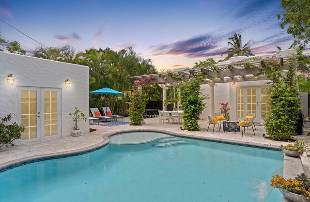 New! Casa Biscayne, with experienced top Super Host!