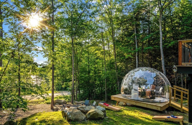New Chalet, Outdoor Dome w/views, Hottub, Firepit, Arcade, Wet Bar, Pets OK,Ski