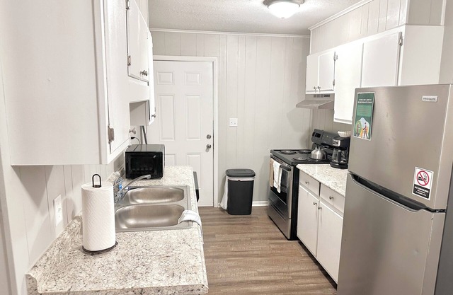 NEW! Charming 2-bed home close to MSU