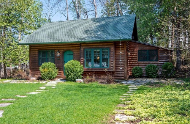 New! Charming Duplex Cabin w/ Large Yard in Ephraim