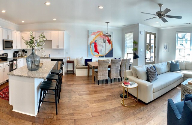Nouveau, propre et spacieux 3 br / 3 .5 ba condo Oxford!