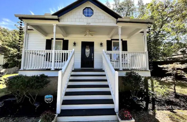 NEW! Clean, bright cottage walking dist to DT Aiken