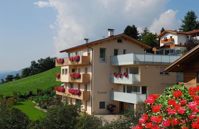 Appartement neuf et confortable près du village, à droite sur Kastanienweg