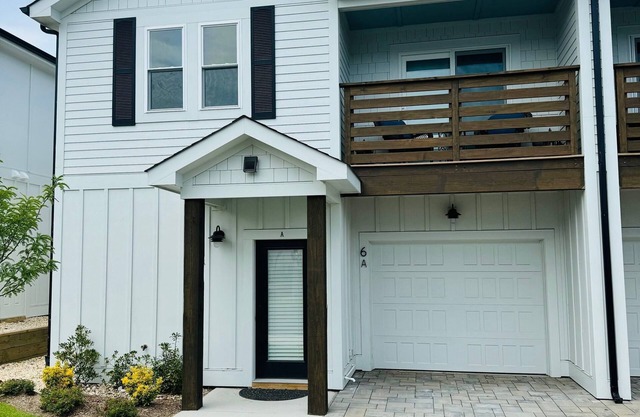 New Condo, Sleeps 8, 3 Bedroom, Beach Access, Community Pool & Private Cabanas.
