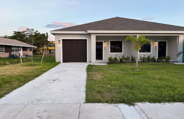 New Construction clean 3 Bedroom 2 full Bathroom , Fully equipped kitchen