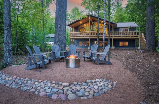NEW Construction Lake House with Paddle Boards, Kayaks, Shuffleboard & More!