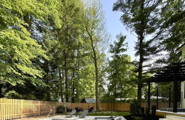New Construction Sawyer getaway Mins to Warren Dunes Heated POOL - OPEN Hot tub!