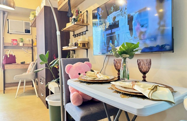 New Cozy 1-bedroom condo in Cagayan de Oro Amazing view of the Poolw/Workstation
