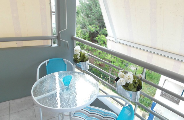 New cozy apart,800 metres from metro station agios dimitrios