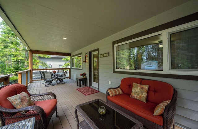 New Cozy Conkling Home with Hot Tub