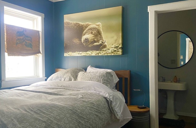 Cozy Cottage 2 Blocks from Yellowstone River