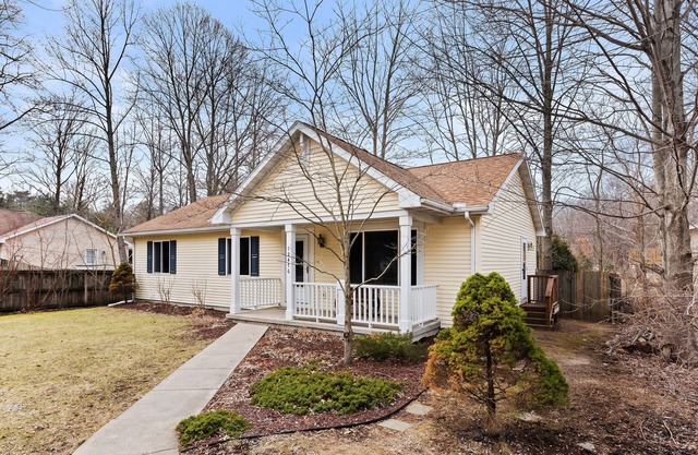 NEW! Cozy Cottage by the Warren Dunes State Park