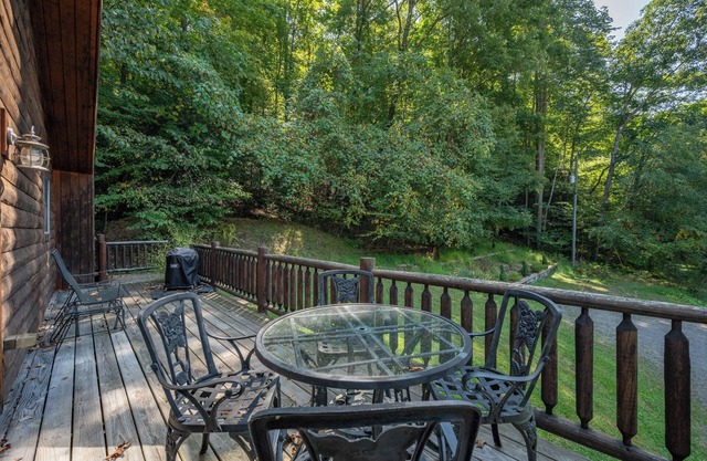 New! Viva Place: Lake Area, Hot Tub, Dog OK!