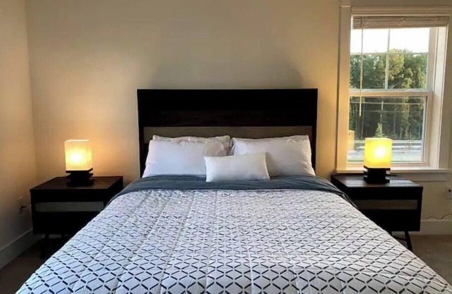 NEW! Cozy Modern Townhouse Minutes from RDU & RTP