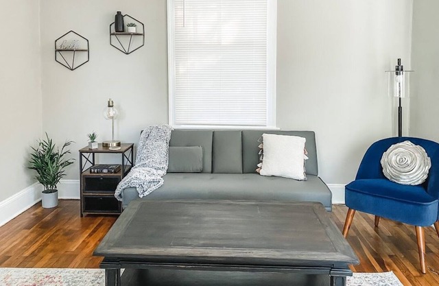New! Cozy Pet-Friendly/ Free Parking/ Fast WiFi