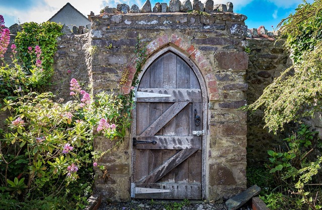 4 bedroom accommodation in St David’s