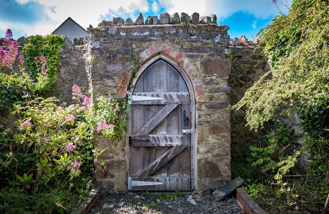 New Cross House, St Davids