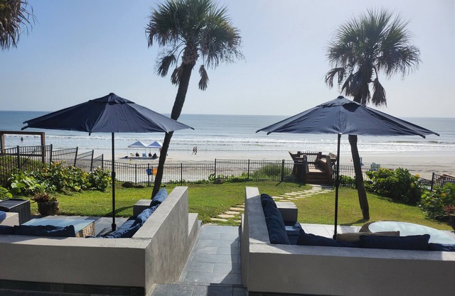 New! Slate+Sea Haus: Ocean Estate 0.00 to Beach, 5 Bd/3 Bath 1/2 acre, Sleeps 12