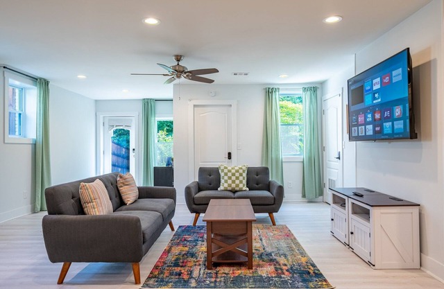 New Deals! Stylish & Modern 2BR Stay in Prime Spot