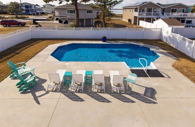 *NEW*Easy Day- Pool, Hot Tub, Dog Friendly, Direct Beach Access!
