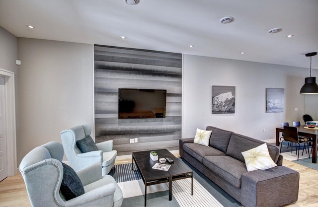 NOUVEAU Executive Townhome - # 42